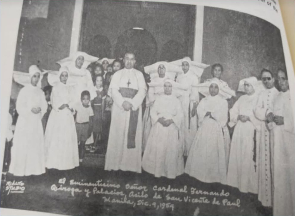 Historical photograph connected with the opening of Asilo de San Vicente de Paul